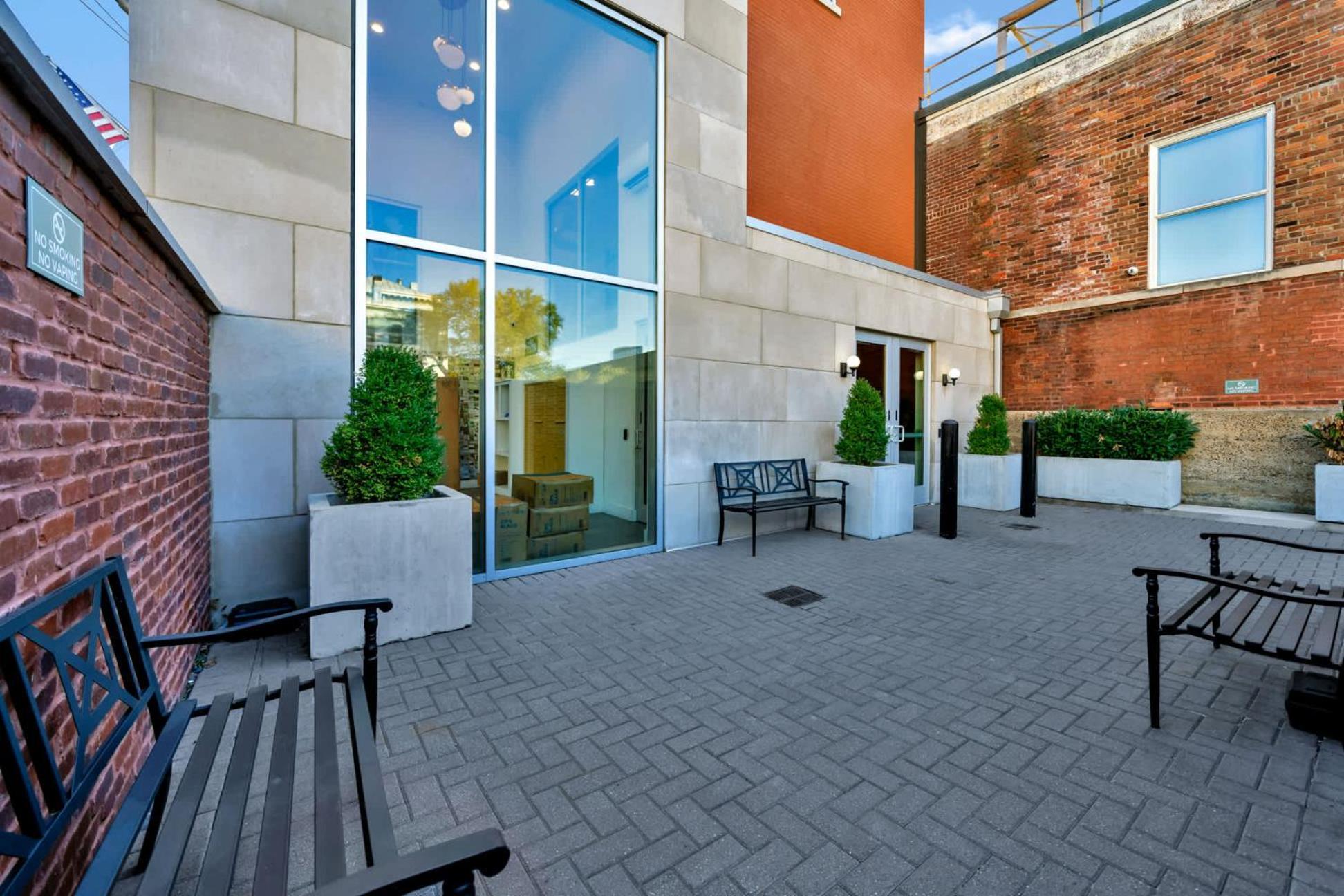 Apartment Modern Space In The Vibrant #410