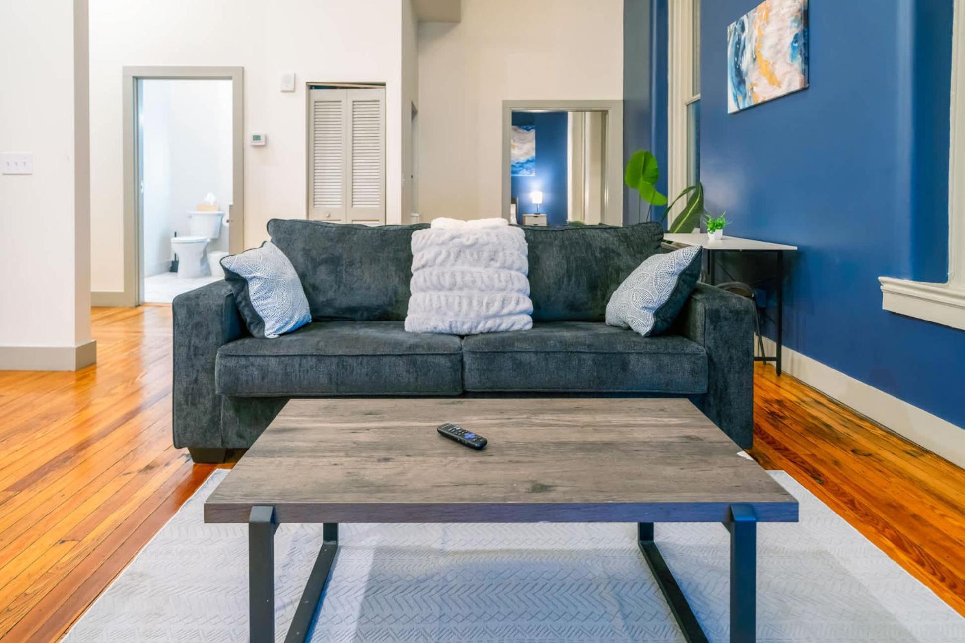 Modern Space In The Vibrant #410